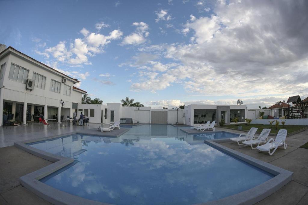 Terranova Suites Santa Cruz de La Sierra Bagian luar foto
