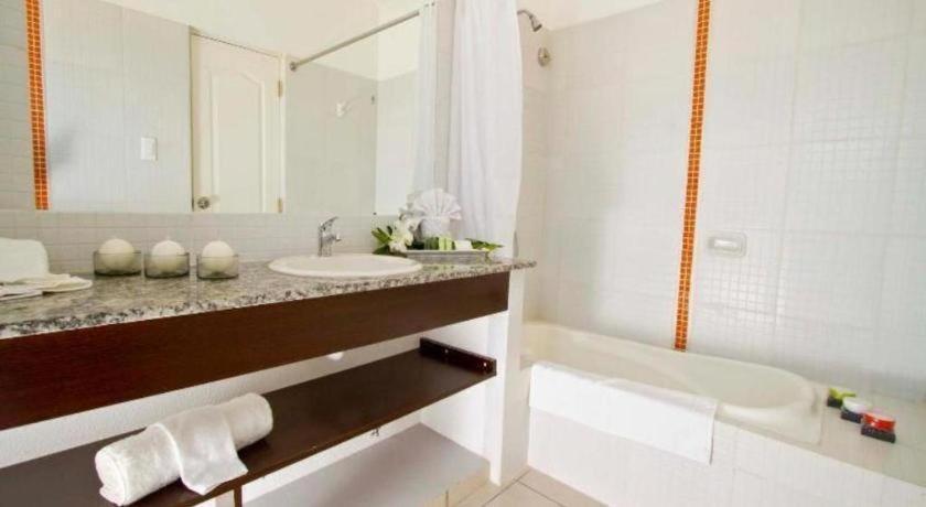 Terranova Suites Santa Cruz de La Sierra Bagian luar foto